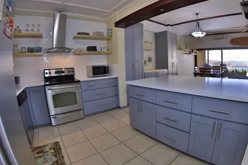 Ocean View - Fully Furnished Studio Perfect for Couple