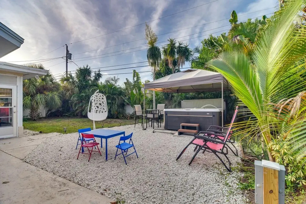 Largo House w/ Backyard Oasis & Proximity to Beach