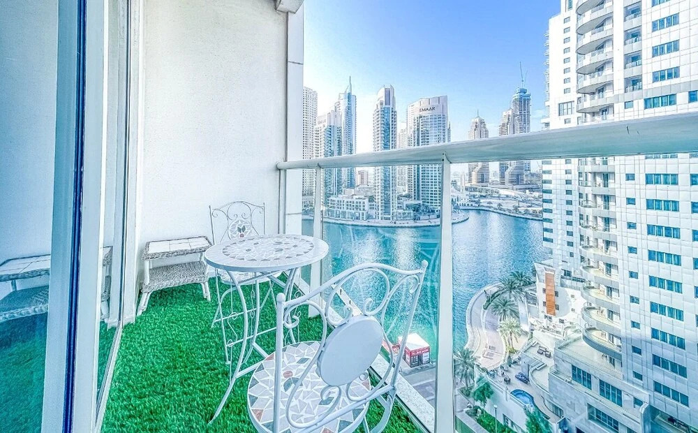 Plush Studio Having Lake View by Bnbmehomes