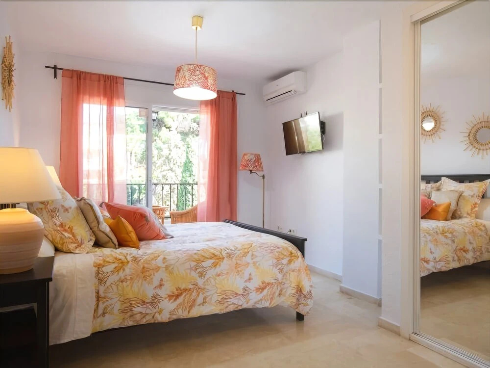 Preciosa casa con piscina comunitaria en Benalmádena