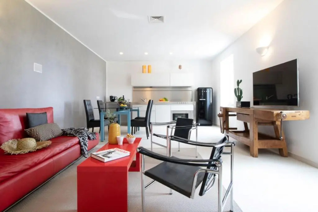 Casa Giulia - Apartment beachfront with 2 bedrooms, air conditioning and private parking, just 30 meters from the beach