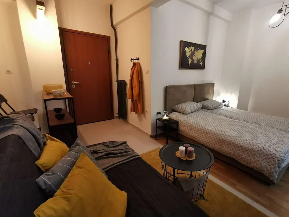 Charming 1-bed Apartment Located in Athina