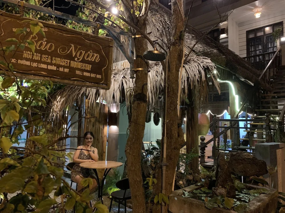 Hoi An Sea Sunset Villa & Bar
