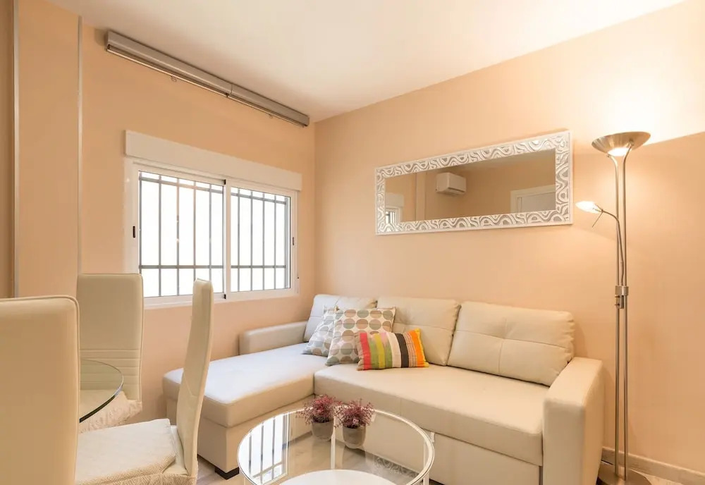 Malagasuite Bajondillo Beach Apartment