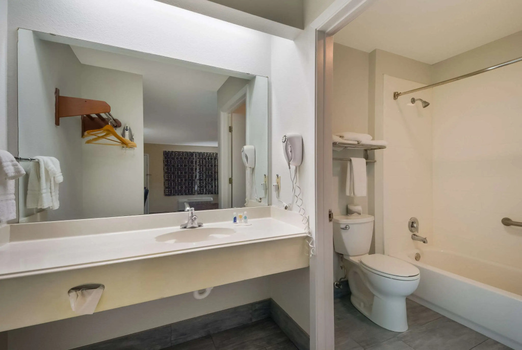 Rodeway Inn & Suites Corpus Christi Northwest