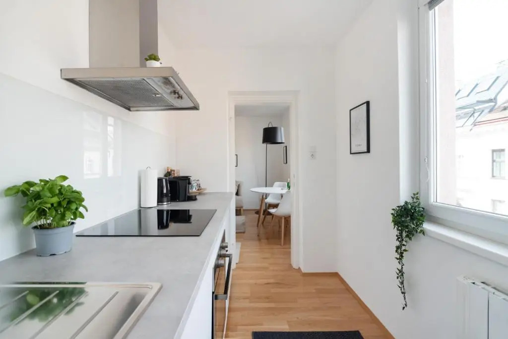 Modern, bright Studio -close to the center in a quiet area