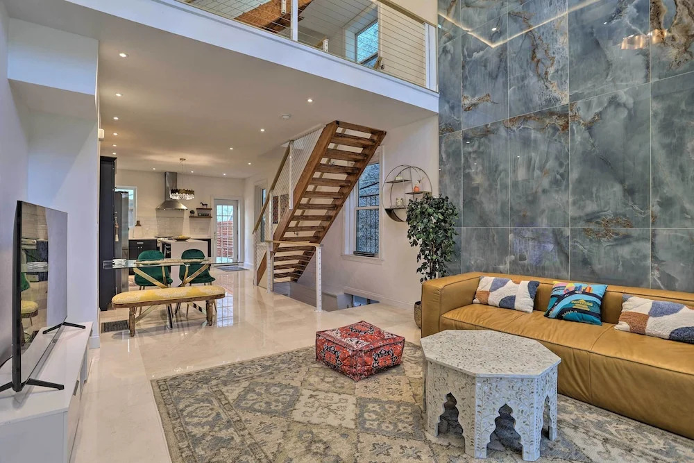 Upscale + Unique Townhome in University City!