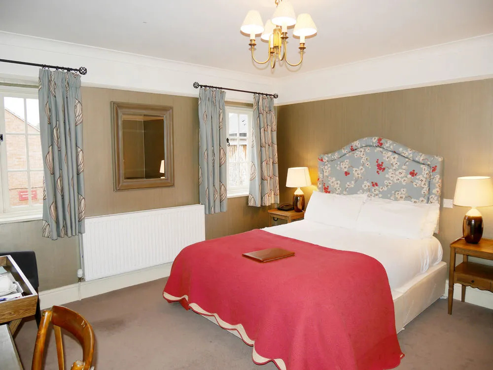 The Angel in Wootton Bassett