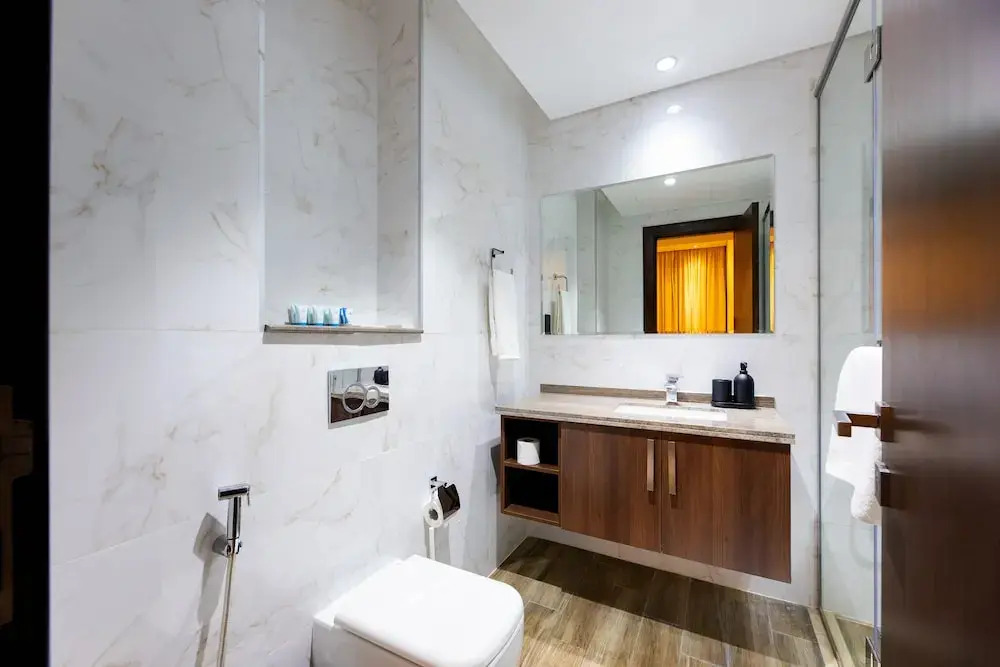 Simply Comfort Vacation Homes Rental Spacious Apts in J One Canal Views Quiet & Central