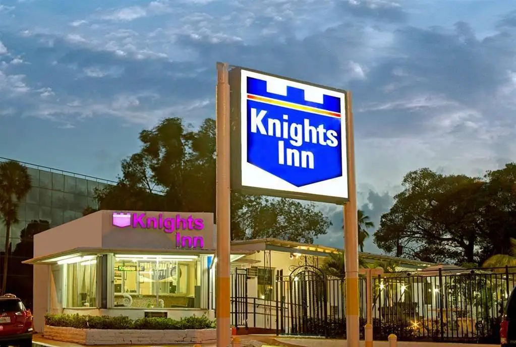 Sun And Surf Inn