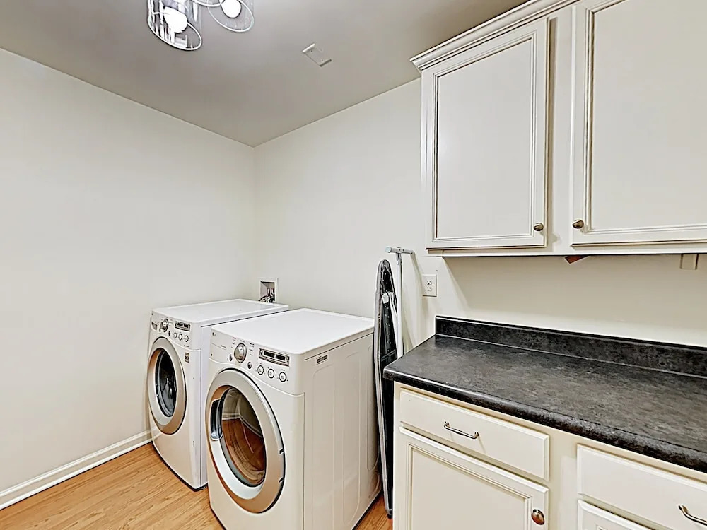 New Listing! Updated Apartment W/ Large Deck 3 Bedroom Apts