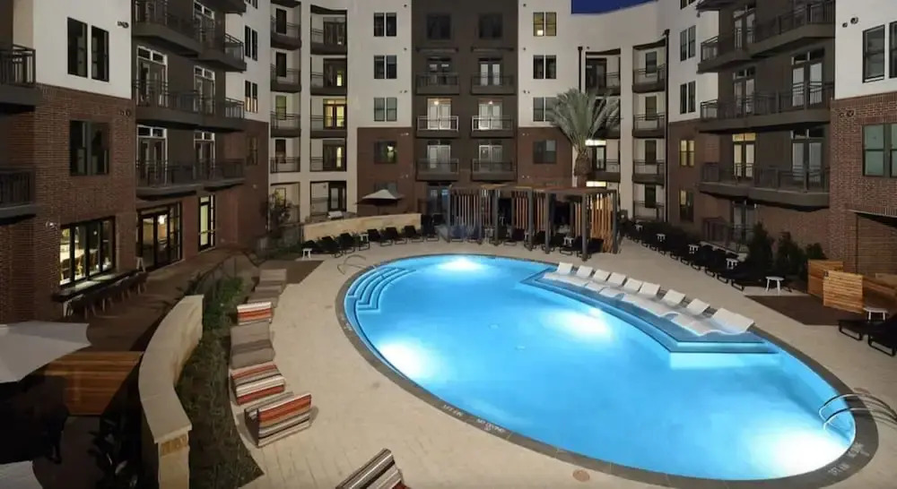 Renew Tanglewood 3-bedroom in Uptown Houston