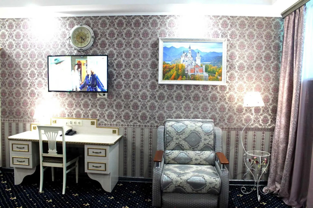Отель Астрал