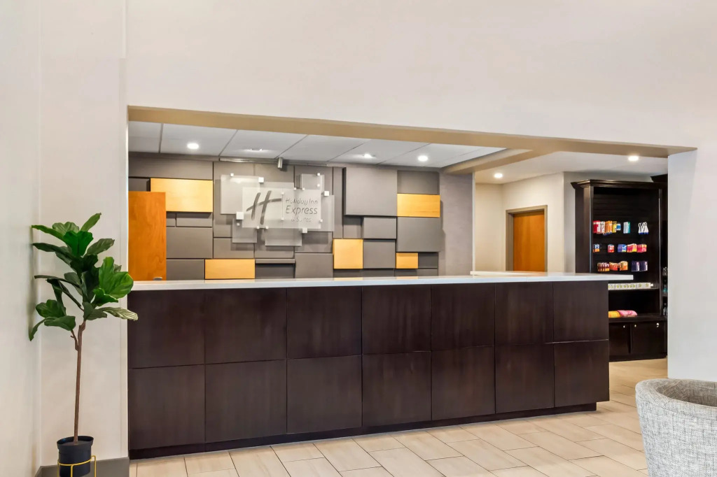 Holiday Inn Express & Suites Jacksonville South East - Medical Center Area by IHG
