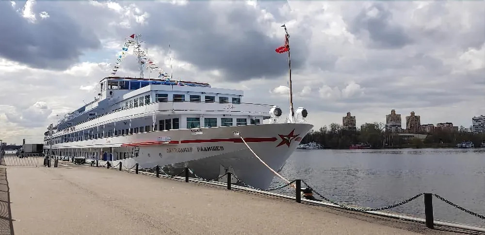 Hotel Flotel M.s. Radischev