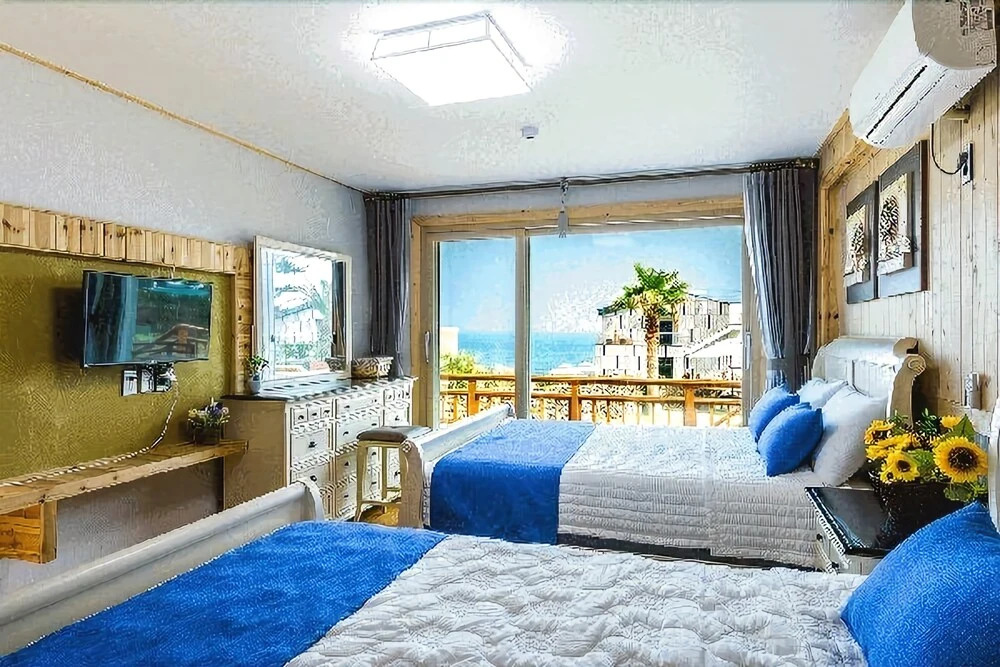 Seogwipo Hill on the Sea Pension