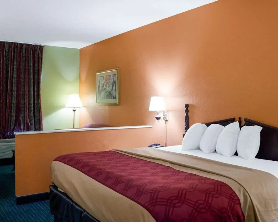Econo Lodge Canton