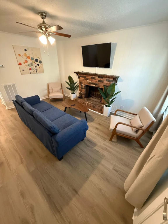 Newly Renovated 3 Bedroom House in Lakewood