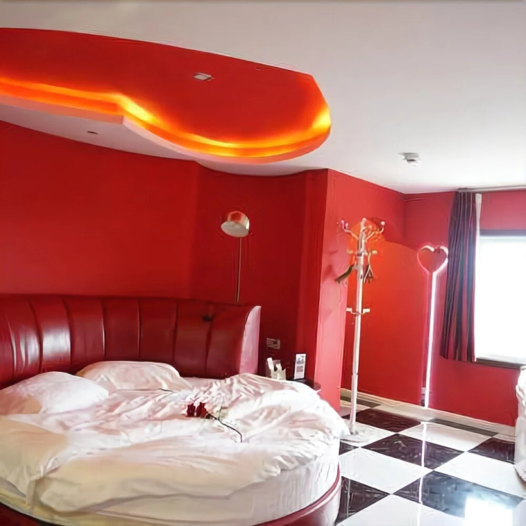Weisaitie Theme Hotel