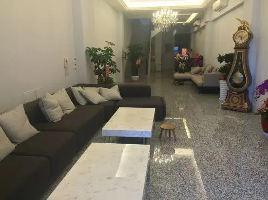Fall In Love With Paris Hostel