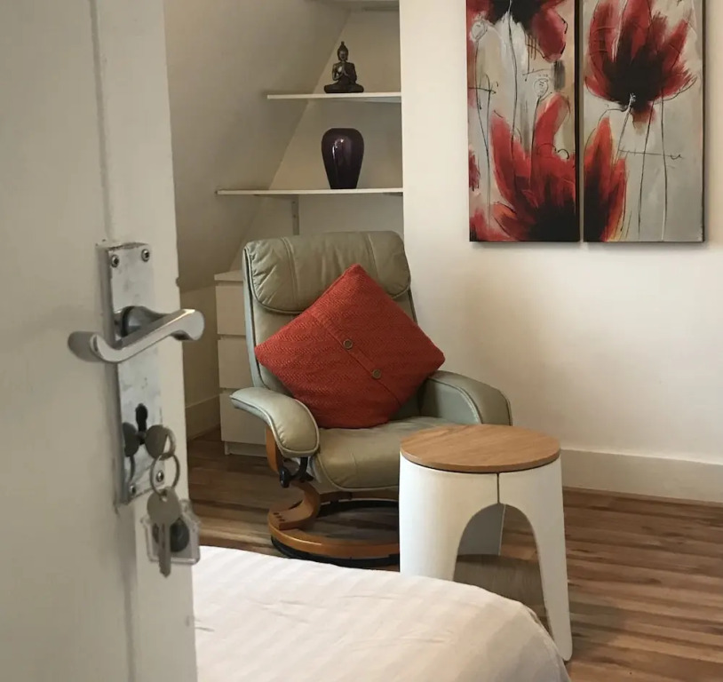 Lovely 6-bed Apartment in London