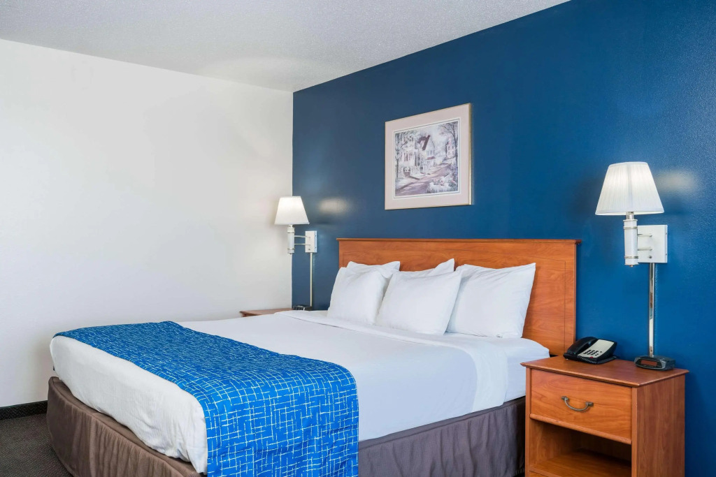 Travelodge & Suites by Wyndham Fargo/Moorhead