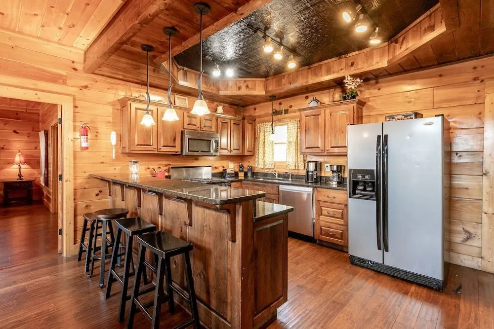 SmokyStays 6 Bedroom Cabin
