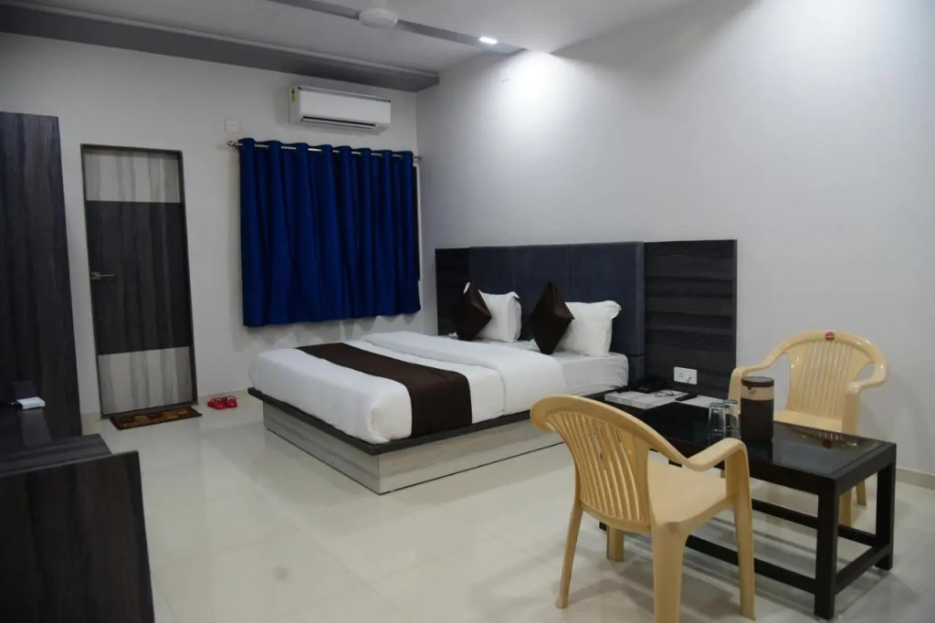 Hotel  Savera Palace