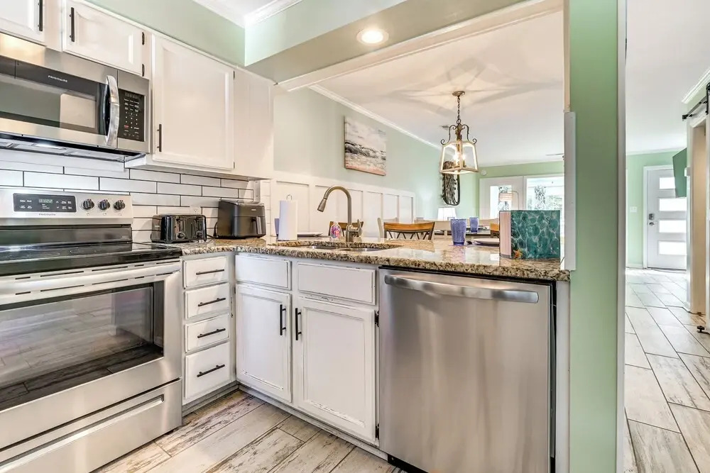 Chic Murrells Inlet Getaway ~ 2 Mi to Marsh Walk!
