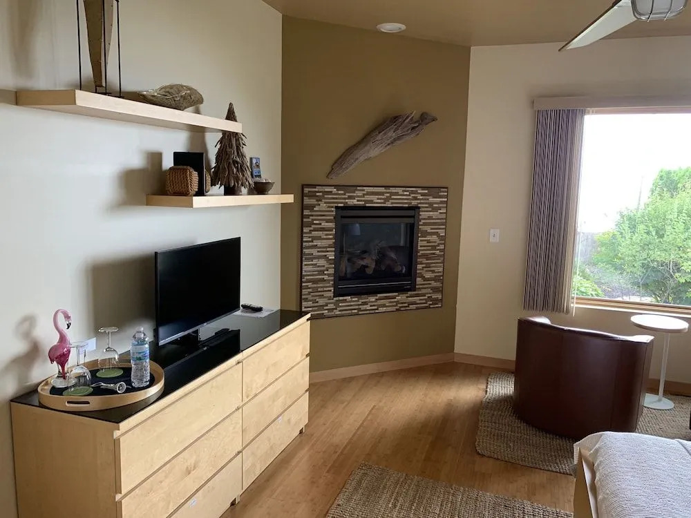 Solglimt Lakeshore B&B