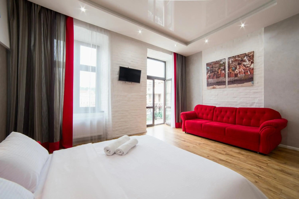 Miskevycha Square 5a Apartment- view of the center of Lviv with a balcony