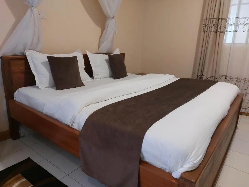 Roza Guest House