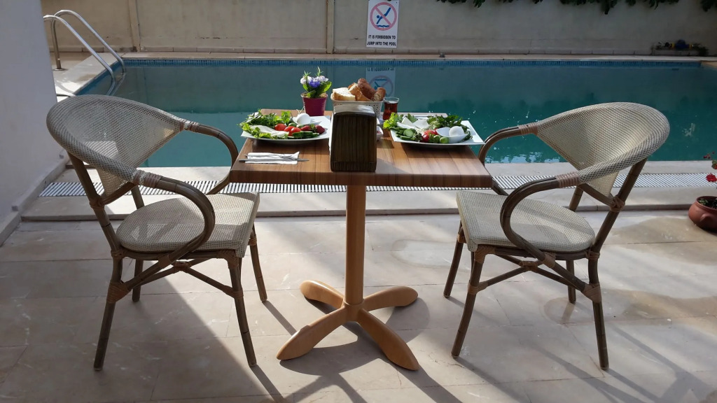 Berry Bella Hotel