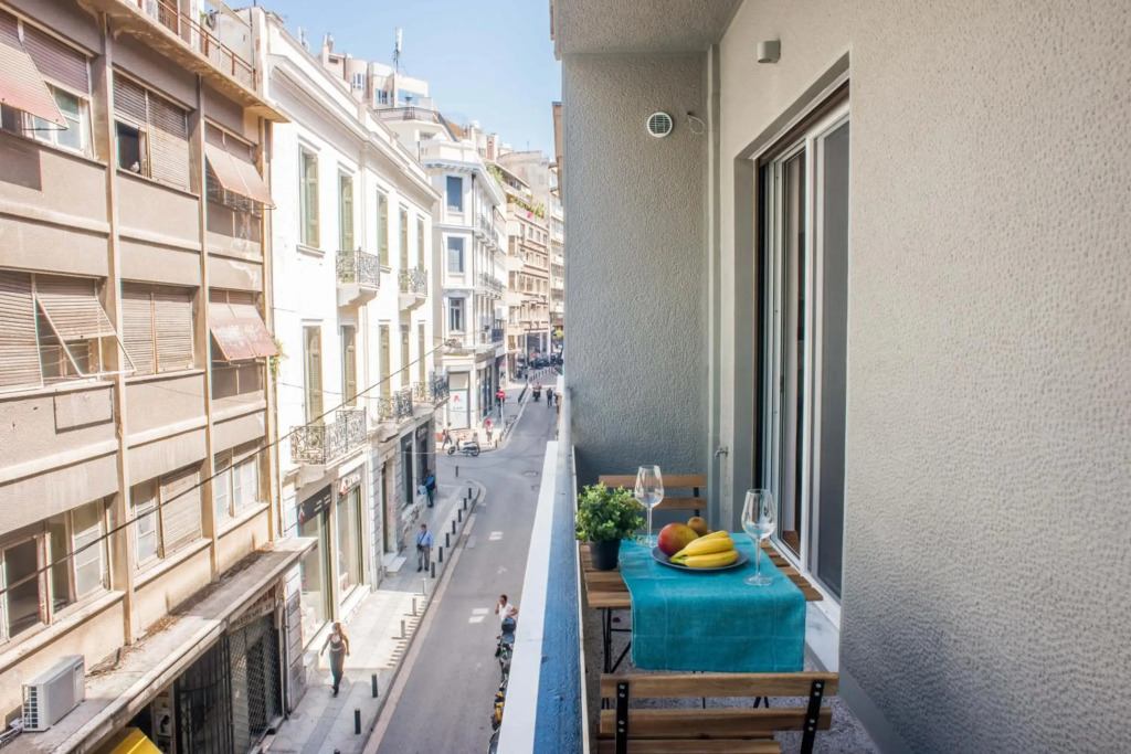A23 Sunny & Cosy suite with balcony near Parthenon