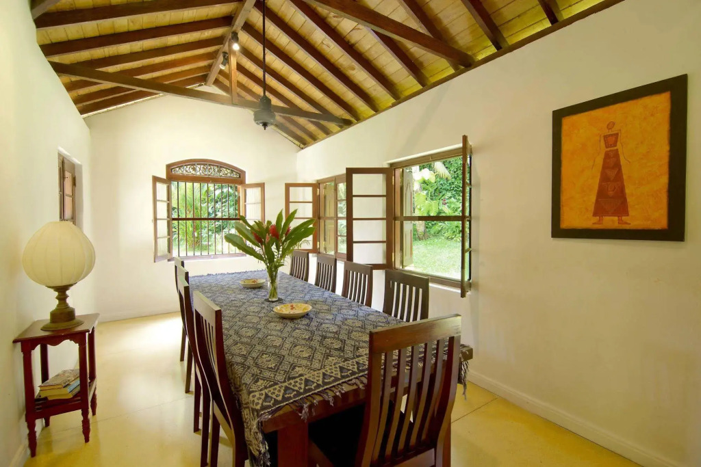 Coconut Grove villa w cook pool