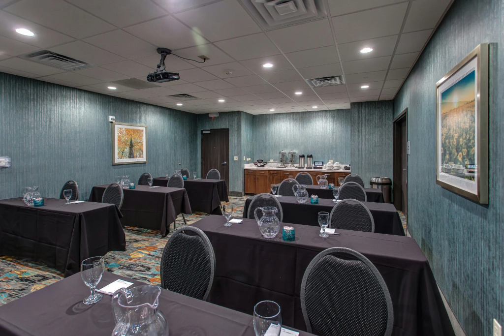 Hampton Inn & Suites-Wichita/Airport, KS
