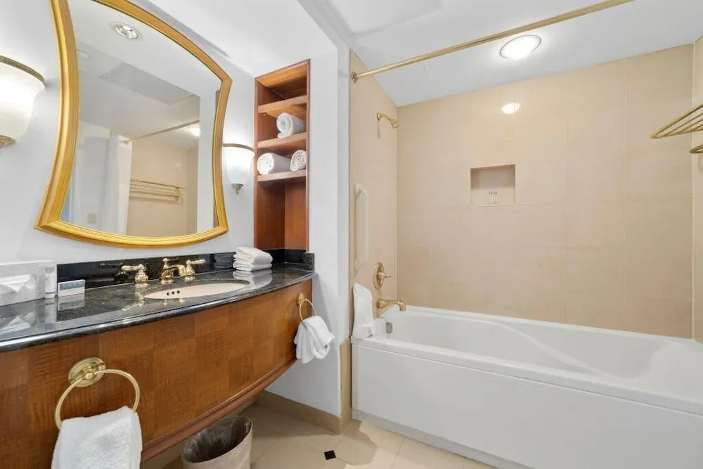 2BR Condo On The Boardwalk w/3 Baths! Cozysuites