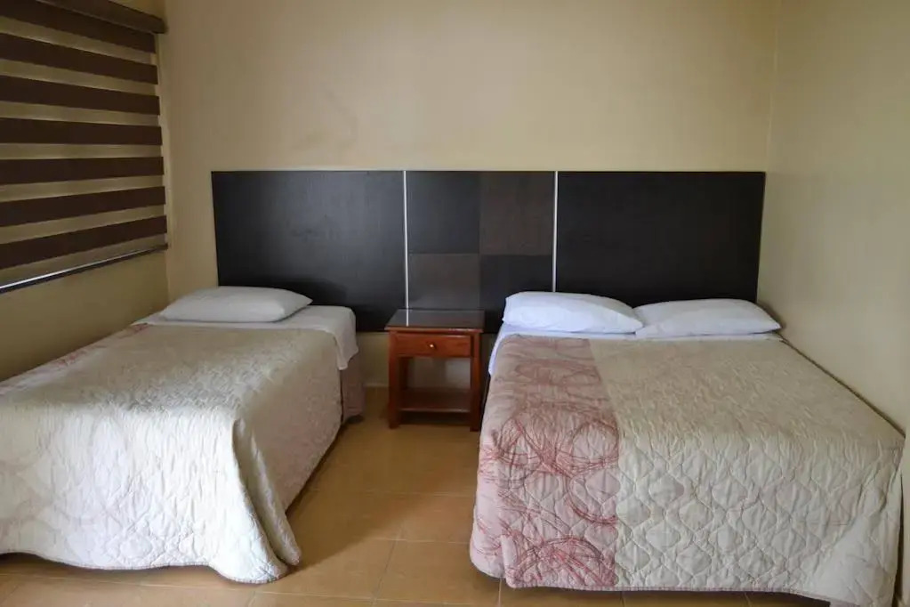 Urdesa Suites Hotel