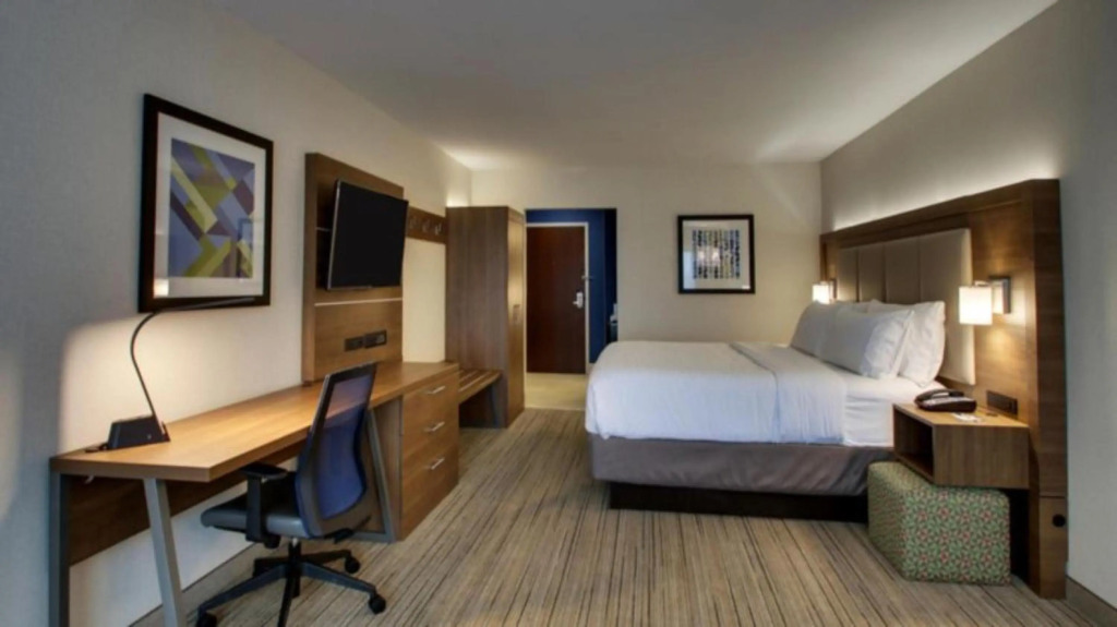 Holiday Inn Express Hotel & Suites Mount Pleasant by IHG