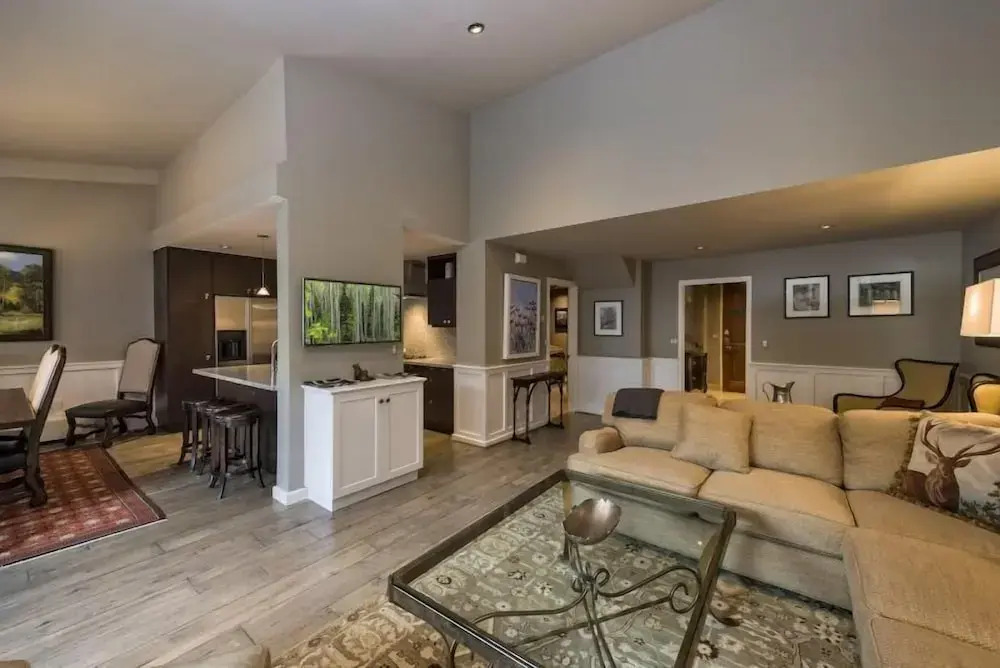 Vail Village 3 Bedroom Condo At The Covered Bridge - Pool, Hot Tub & More