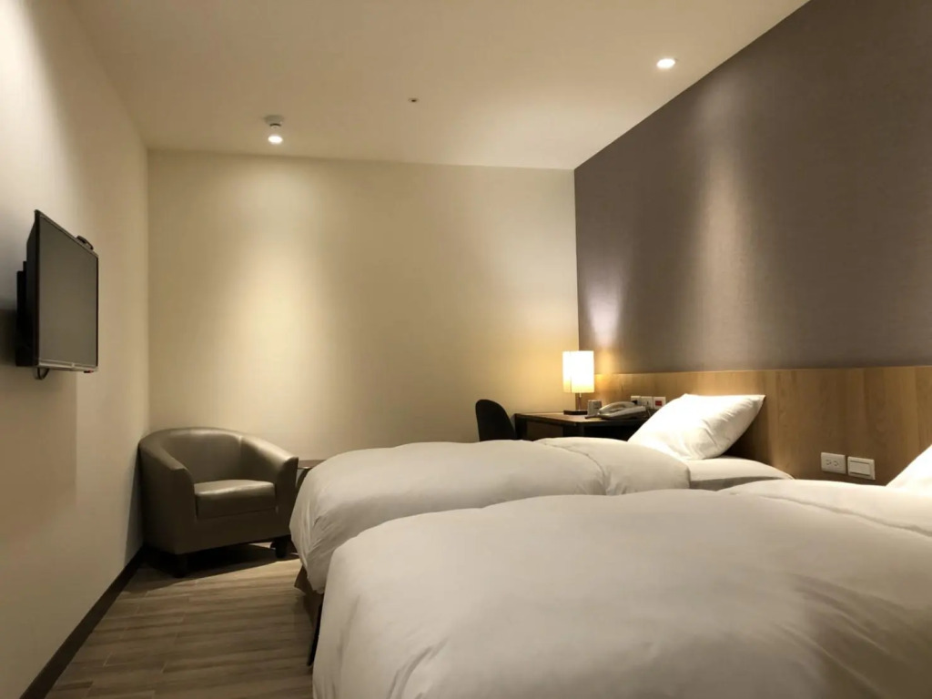 Honest & Warm Hotel