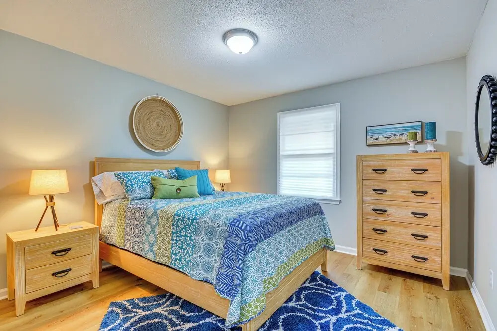 High Point Townhome w/ Patio, 1 Mi to Main Street!