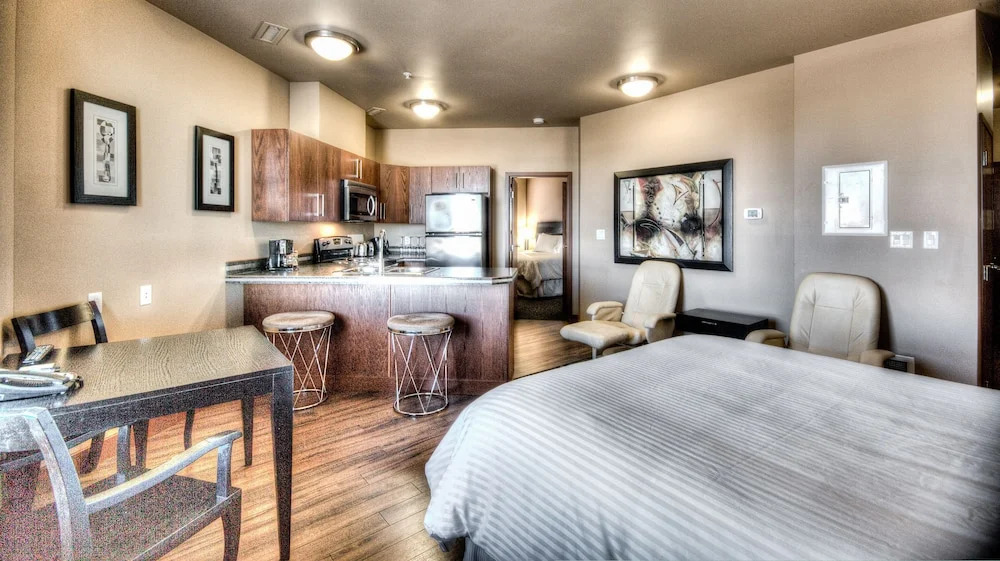 Grand Inn & Residence- Grande Prairie