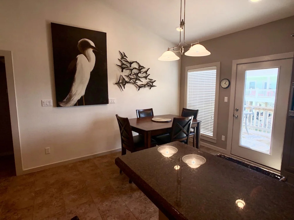 Wine Down 3 Bedrooms 2 Bathrooms Home