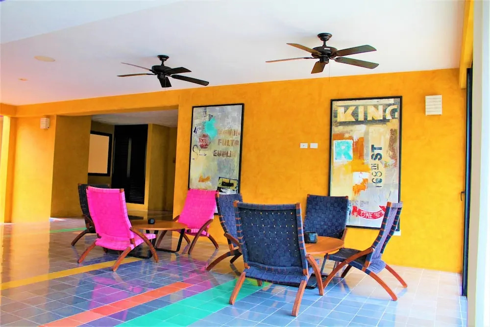 Lovely 2BR Condo in perfect neighborhood by Happy Address