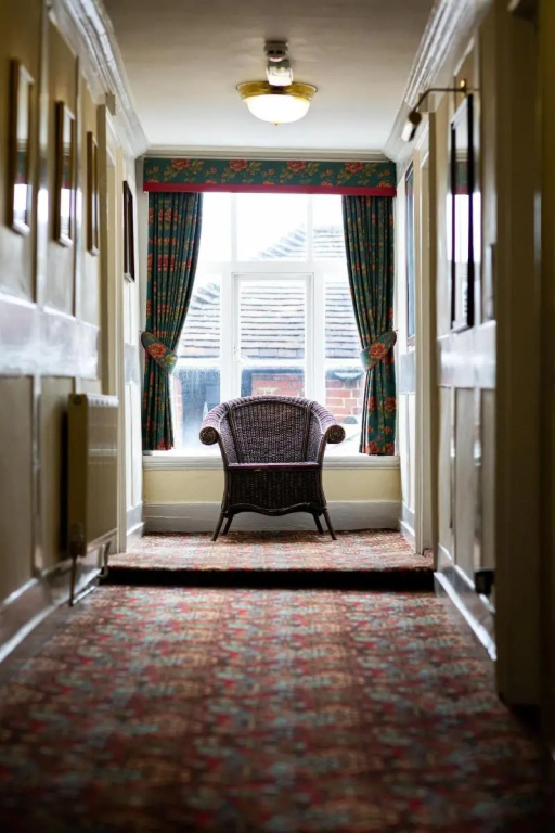 The Kings Arms and Royal Hotel, Godalming, Surrey - The Coaching Inn Group