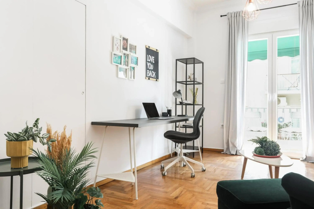 Beautifully decorated spacious aprt for 5 near Acropolis