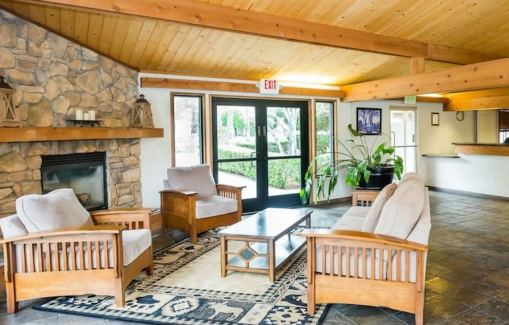 Los Gatos Lodge