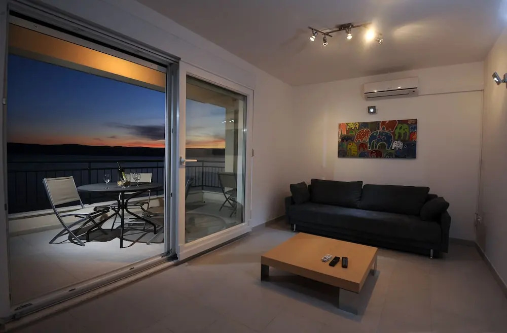 Citybreak Apartman With Private Beach Near Split