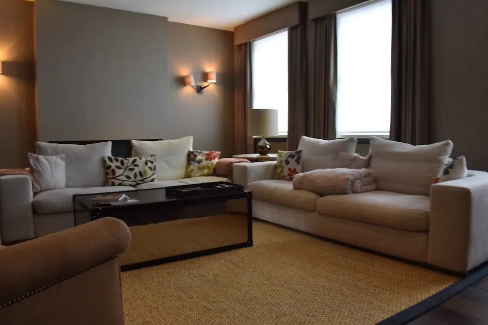 Knightsbridge 3 Bedroom House With Balcony